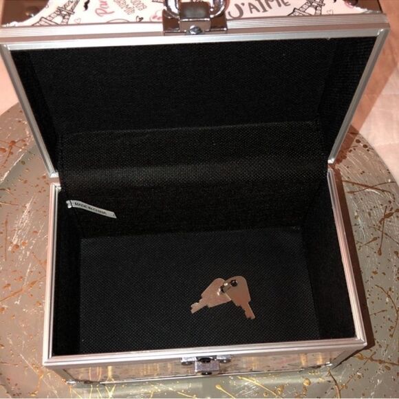 Claire’s Paris Themed Doodles Blush Pink Fuchsia Gold Balck Silver Trim Box Case - Picture 8 of 10